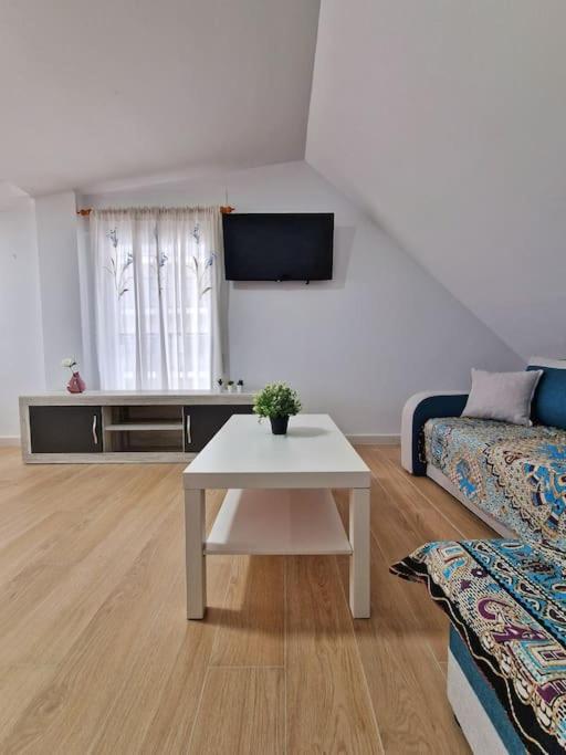 Encantador Duplex Para 6 A 1 Minuto De La Playa بينالماذينا المظهر الخارجي الصورة